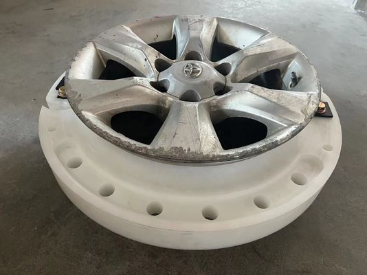 إدراج عجلة مسطحة بيضاء من البوليمر لسيارة BMW X5 X6 X7 إطار 235 / 55R17215 / 65R17