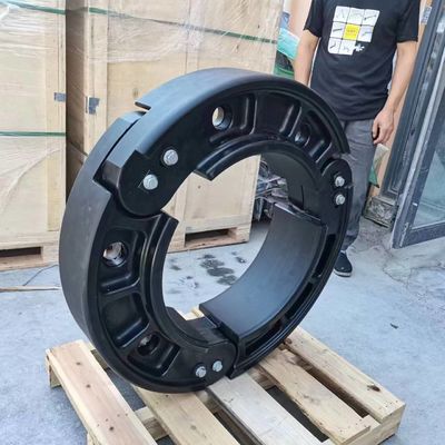 يضيف Runflat المواد الاصطناعية من الدرجة الهندسية العسكرية للحصول على أقصى قدر من الصمود